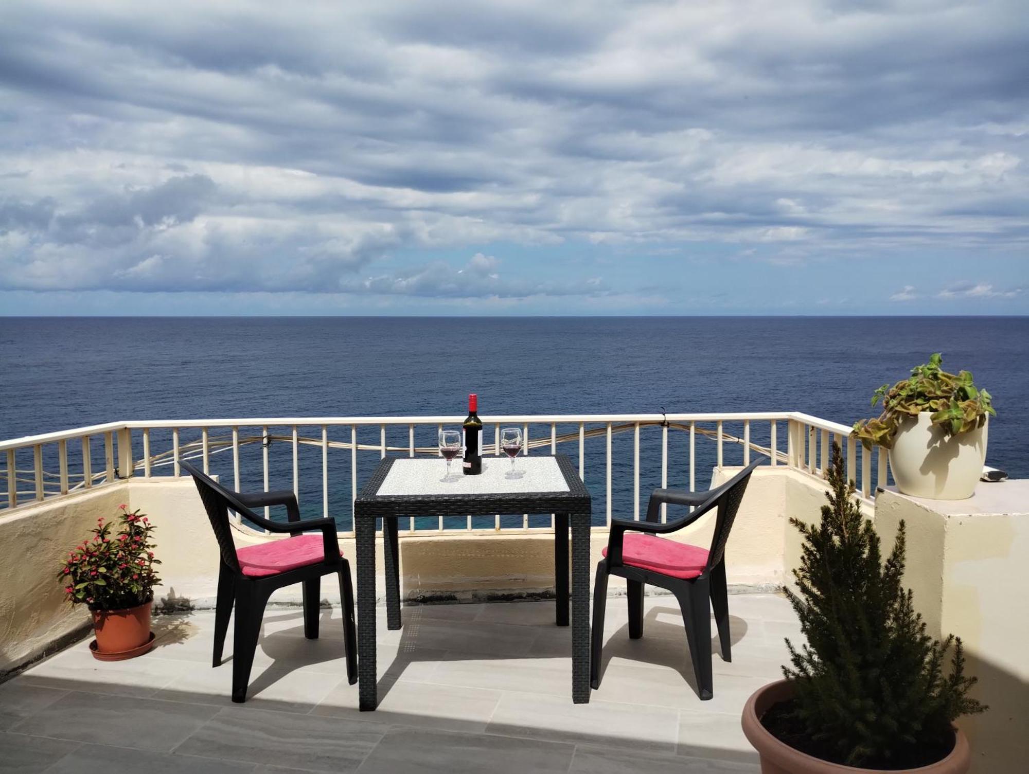 Poseidons Seaview Penthouse Apartman Marsalforn Kültér fotó